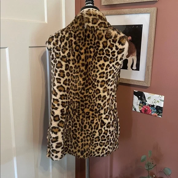Velvet by Graham & Spencer faux fur & suede animal print pockets Medium vest - Picture 8 of 12